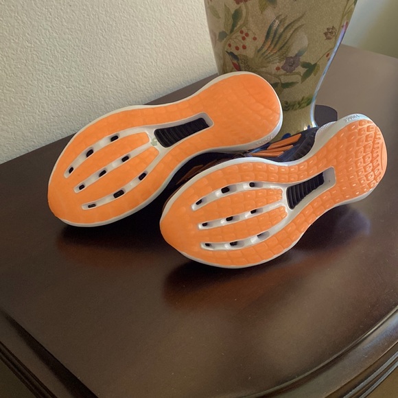 Adidas  Running Shoe - Picture 5 of 9